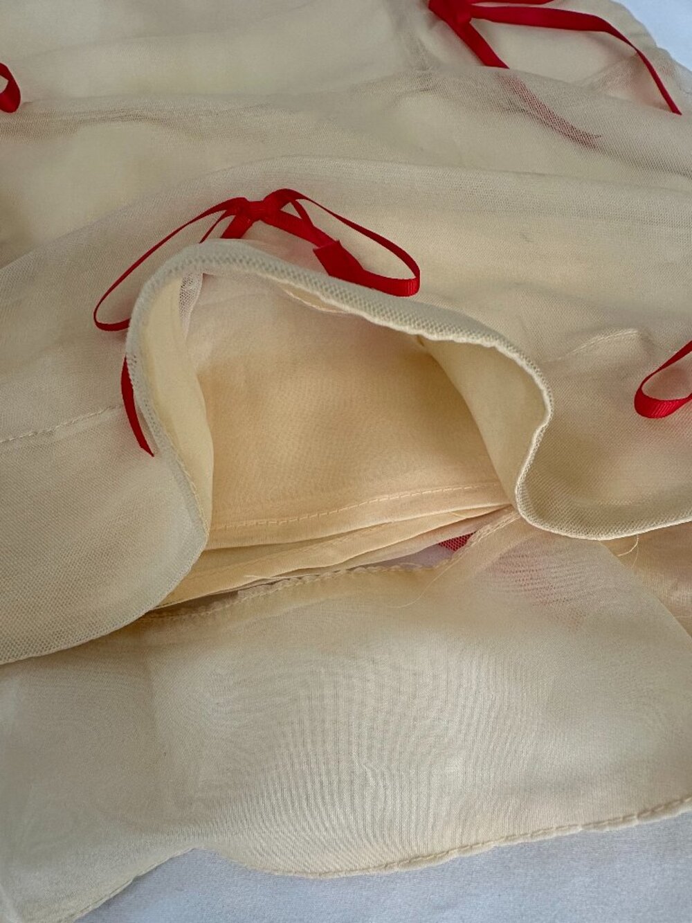 Maeve Tulle Tulip Skirt with Red Bows Sz 2 - Picture 2 of 5